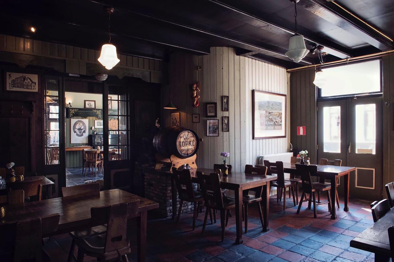 Cafe Restaurant Hotel De Mug Мидделбург Экстерьер фото